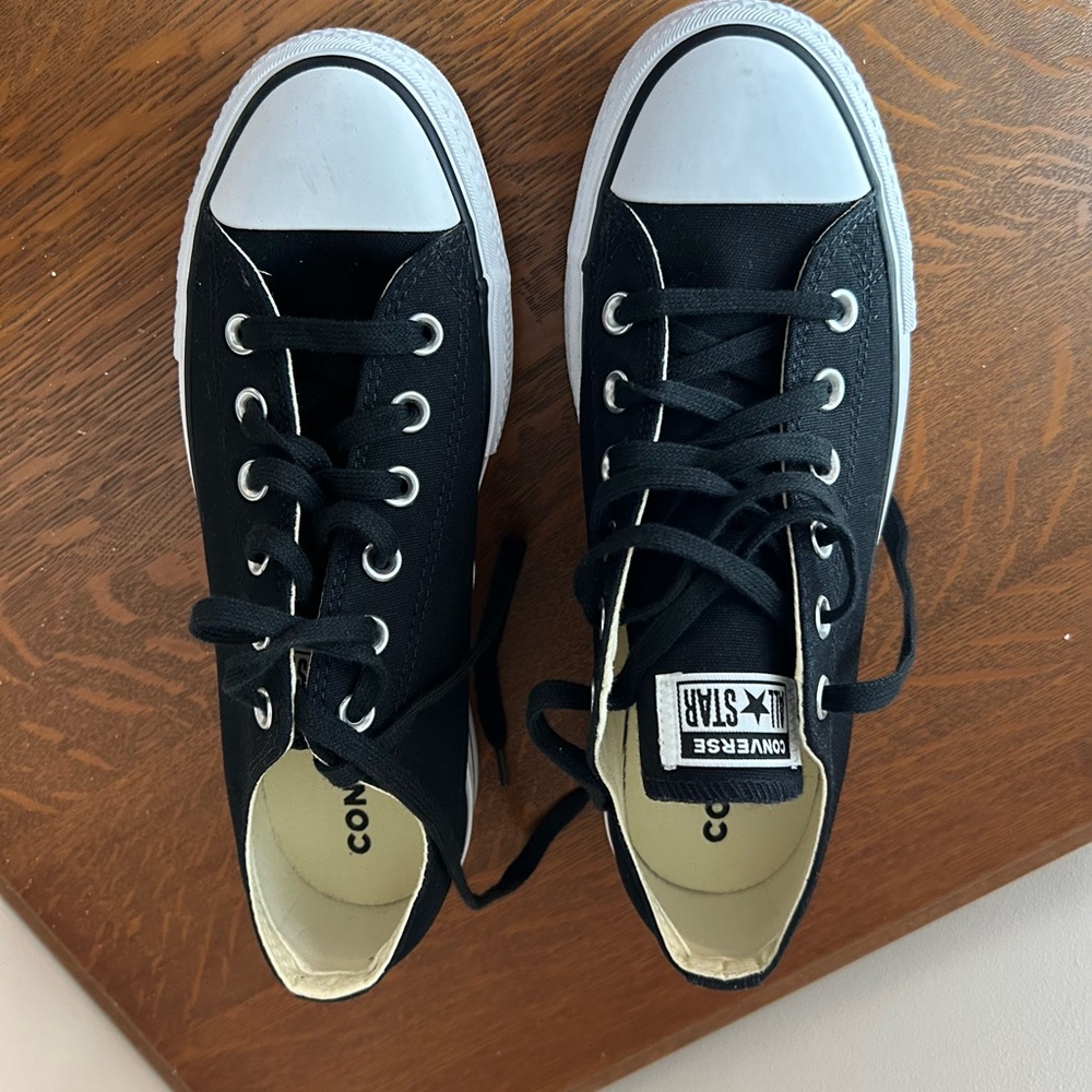 Converse chuck Taylor platform sneakers size 8.5